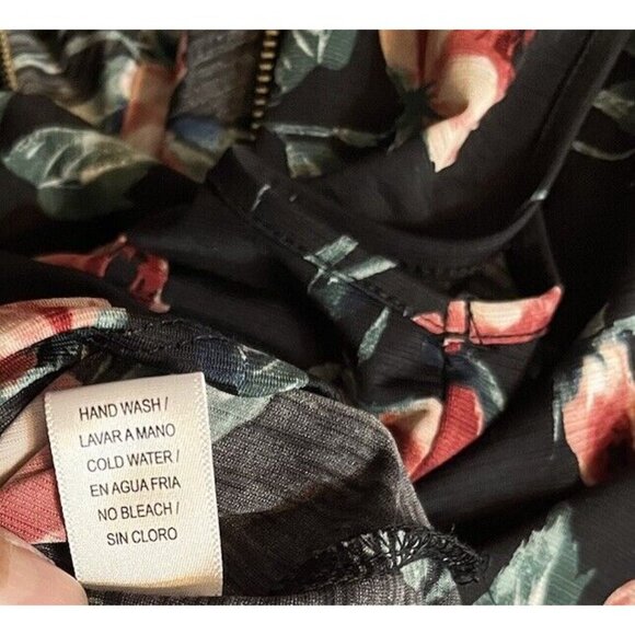 Corvia Womens Blouse Black Red Floral Print Cap Sleeve Size L - Picture 12 of 13